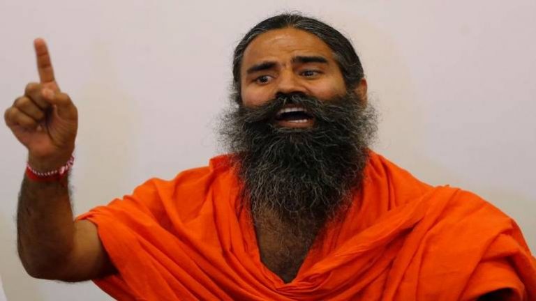 யோக் குரு ராம்தேவ் பதஞ்சலியின் விஞ்ஞான ஆய்வுக் கட்டுரையை வெளியிடுகிறார்.