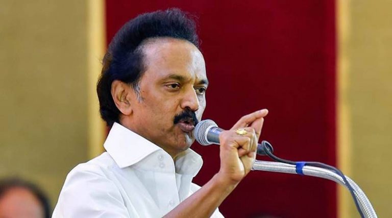 அனைவரும் மாஸ்க் அணியுங்கள், கொரோனா தடுப்பூசி போடுங்கள்